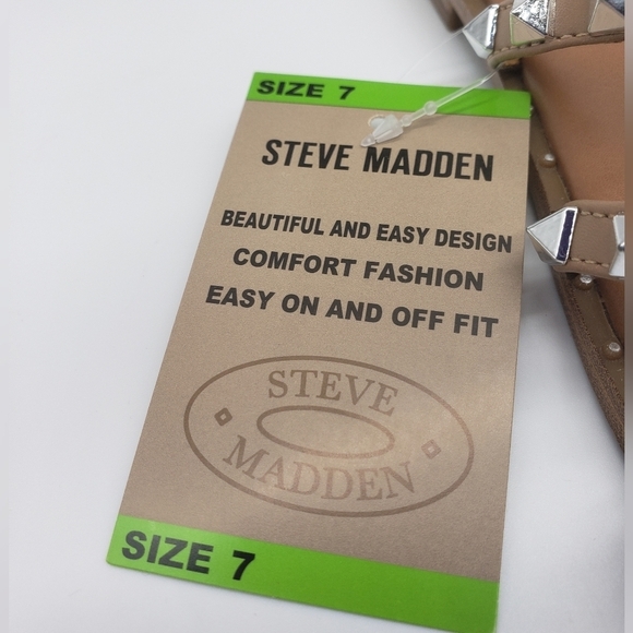 1289- Steve Madden Slip-On 3 Band Sandals, Silver Pyramid Studded Lodell Sz7 NWT - Picture 5 of 9